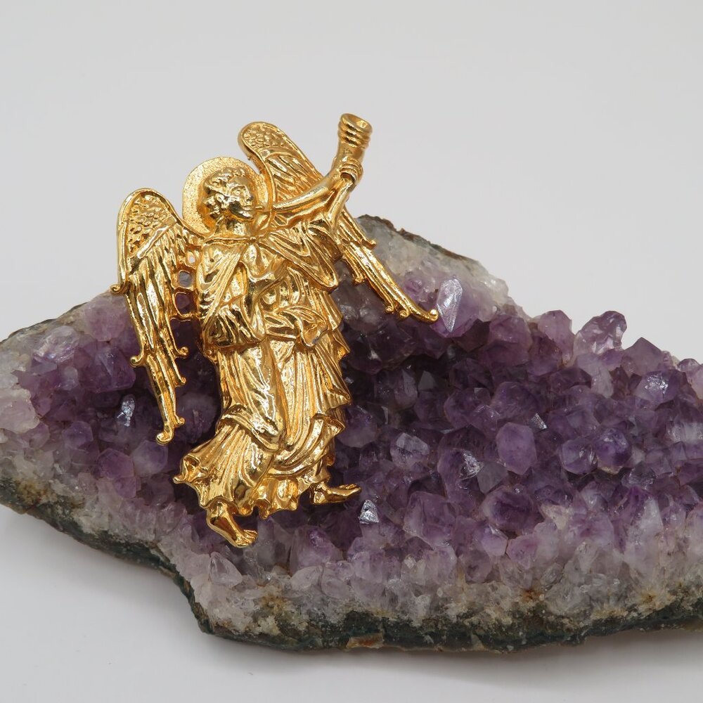 Angel Gold Tone Brooch - Picture 2 of 6